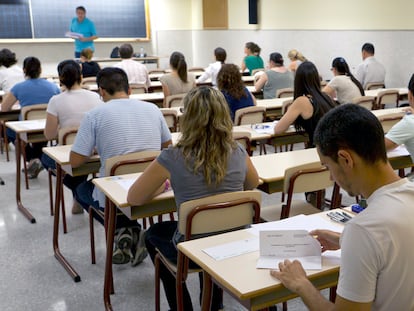 Oposiciones en marzo de 2023 en Sevilla para cubrir 3.796 plazas en un concurso-oposición para el cuerpo de maestros de Infantil y Primaria.