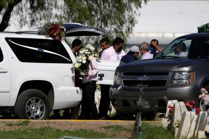 Funeral de tres hermanos asesinados en el centro de rehabilitación de Irapuato.