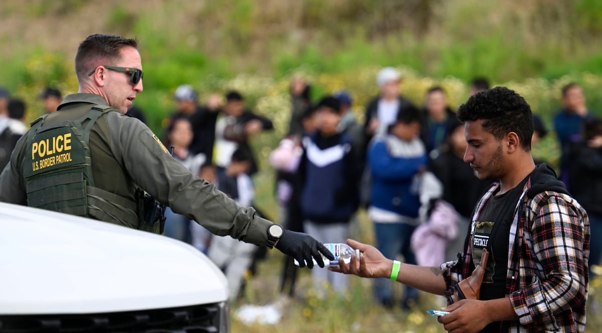 La llegada de migrantes a la frontera de EE UU con México, en imágenes | Fotos | Internacional | EL PAÍS