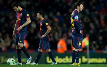 Messi, Cesc y Xavi justo después de encajar uno de los goles.