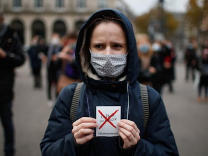 Protesta en París contra el cierre de las actividades culturales en noviembre de 2020.
