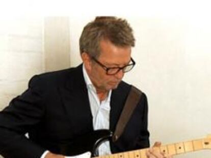 Eric Clapton, tocando una Fender Stratocaster