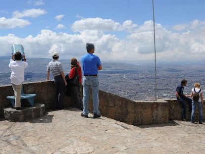 Panor&aacute;mica de Bogot&aacute; desde el cerro Monserrate, a 3.152 metros de altitud. 