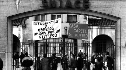 Encierro de trabajadores de Sniace a finales de los años 90.