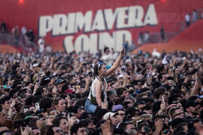 Ambiente durante el concierto del cantante australiano Troye Sivan, el 31 de mayo. 

