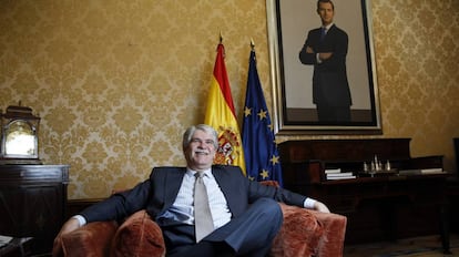 Alfonso Dastis, en su despacho del Palacio de Santa Cruz, durante la entrevista, el pasado jueves.