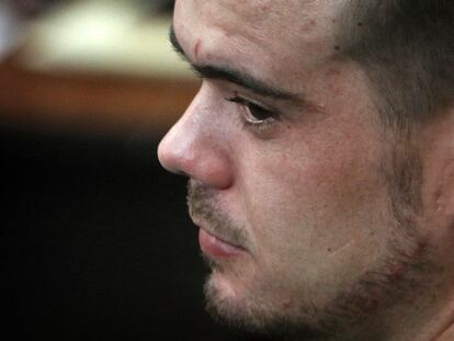 Joran van der Sloot sits in the courtroom before his sentencing at San Pedro prison in Lima, Peru, Jan. 13, 2012.