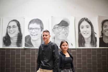 Pedro y Nailyn, dos adolescentes que viven en Pamplona fruto de la reagrupación familiar. 