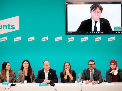 Carles Puigdemont atiende por videoconferencia la reunión de la ejecutiva de Junts, este lunes.