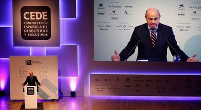 Luis de Guindos, ministro de Econom&iacute;a, en el congreso de directivos CEDE, en Alicante. 