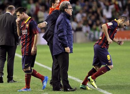 Messi abandona el campo en presencia de Martino