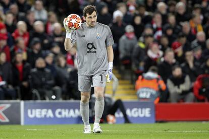 Iker Casillas durante el partido contra el Liverpool de los cuartos de final de la Liga de Campeones, el 9 de abril de 2019, en el estadio Anfield (Inglaterra, Reino Unido).