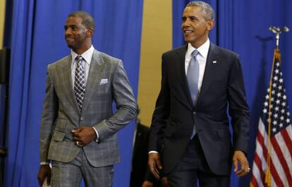 El presidente Barack Obama junto al jugador de la NBA Chris Paul.