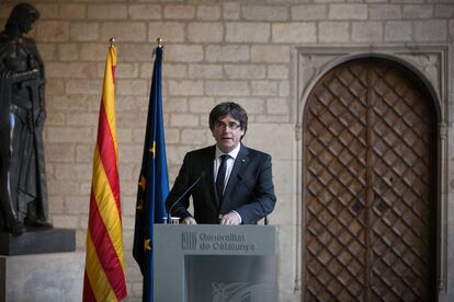 El presidente catalán Carles Puigdemont durante su comparecencia en el Palau de la Generalitat, donde ha descartado convocar elecciones.
