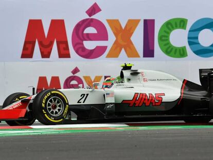 El piloto mexicano Esteban Gutiérrez durante los entrenamientos libres del GP de México