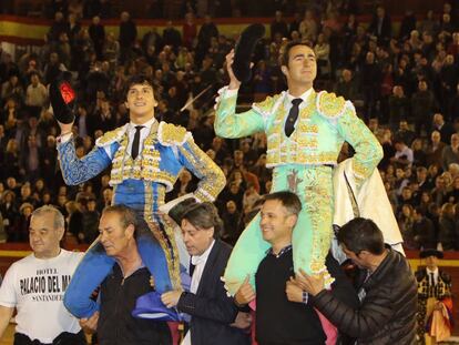 Roca Rey y El Fandi, a hombros en Castellón.