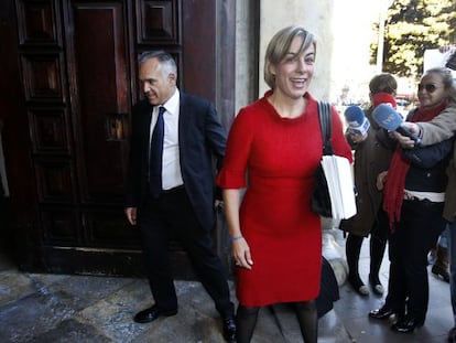 Sonia Castedo, alcaldesa de Alicante, en la entrada del Tribunal Superior de Justicia de la Comunidad Valenciana.