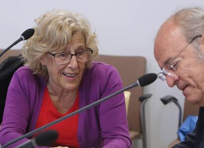 La alcaldesa de Madrid Manuela Carmena durante una reunión de la Comisión de Cultura del Ayuntamiento de Madrid.