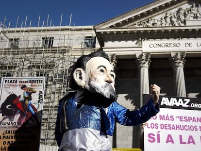 Protesta contra los desahucios ante el Congreso, en 2013.