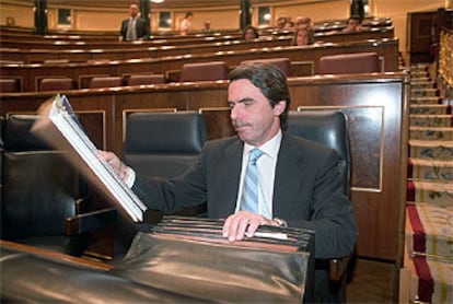 El presidente del Gobierno, José María Aznar, durante un debate en el Congreso de los Diputados.