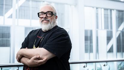 Retrato del cineasta Alex de la Iglesia, durante el Festival Internacional de Cine en Guadalajara 2024