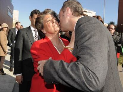 Barber&aacute; y Fabra se saludan en la Universidad Polit&eacute;cnica de Valencia. 