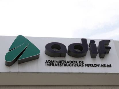 Adif retoma su centro de inteligencia para gestionar 1.500 estaciones desde Madrid