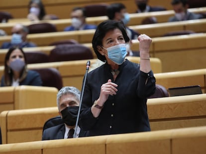 La ministra de Educación y Formación Profesional, Isabel Celaá, en el Senado.