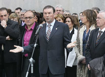 Juan Jos Ibarretxe, ayer ante el Palacio de Justicia de Bilbao.