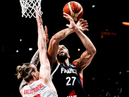 Gobert, ante Balcerowski.