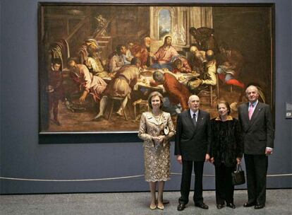 Don Juan Carlos y Doña Sofía acompañaron al presidente italiano, Giorgio Napolitano, y a su esposa, a la muestra del pintor renacentista.