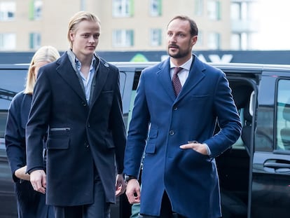 Marius Borg Høiby y Hakoon de Noruega