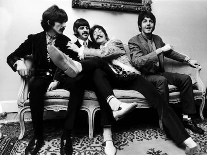 George Harrison, Ringo Starr, John Lennon e Paul McCartney (da esq. para a dir.) em Londres, em maio de 1967.