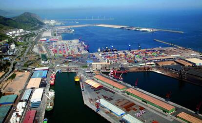 Imagen panorámica del puerto de Bilbao.