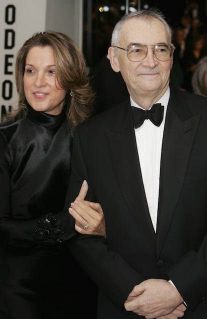 Barbara Broccoli y Michael G. Wilson en el estreno en Londres de 'Casino Royale' en 2006.