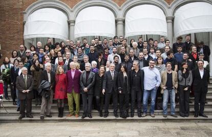 Los nominados a los Premios Gaudí reunidos ayer en el Palacete Albéniz para la foto de familia
