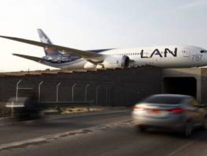 LAN, de origen chileno, es una de las principales aerolíneas de América Latina. EFE/Archivo