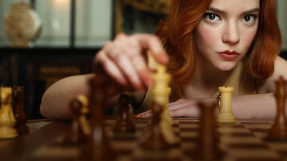 Imagen promocional de la serie 'Gambito de dama', de Netflix.