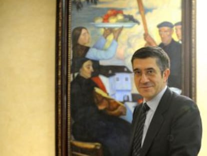 El lehendakari en funciones, Patxi López, en la Lehendakaritza de Vitoria
