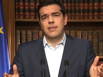 Alexis Tsipras se dirige a los votantes por televisión para pedir el no en el referéndum.