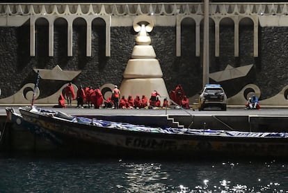 El impacto de las redes sociales en la emigración marítima de mujeres en Senegal Refugiados Canarias