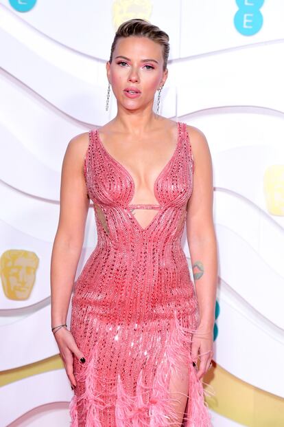 Scarlett Johansson, nominada por 'Marriage Story', con un vestidov de Atelier Versace.