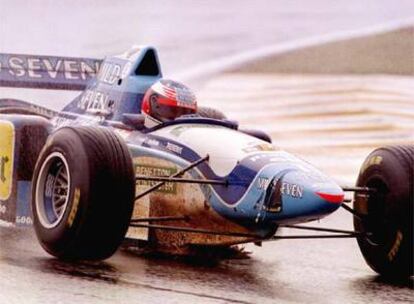 Michael Schumacher, con su Benetton- Renault, durante los entrenamientos en el circuito de Interlagos, en el Gran Premio de Fórmula 1 de Brasil en 1995