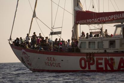 Una de las embarcaciones de Proactiva que ayuda a los refugiados en el Mediterráneo.