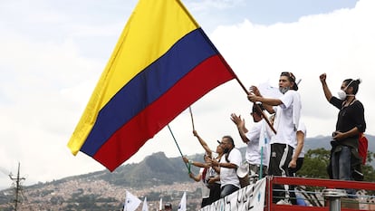 Desmovilizados de las FARC protestan, este jueves.