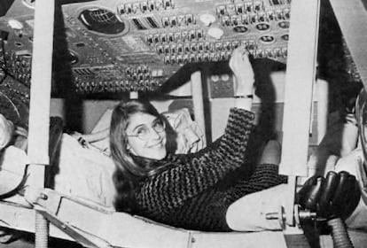 Margaret Hamilton, al frente del equipo de ingenieros de software del Programa Apolo.