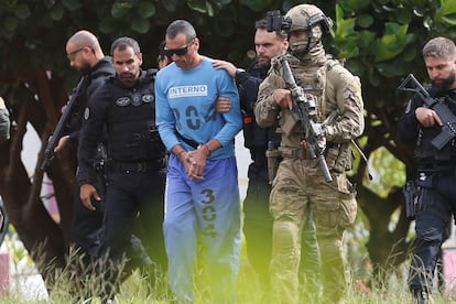 O traficante Marcos Camacho, o Marcola (líder do PCC), em 21 de janeiro deste ano, ao deixar sob escolta um hospital em Brasília. 