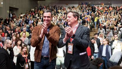 Sánchez y Besteiro, esta mañana en el cónclave socialista celebrado en A Coruña.