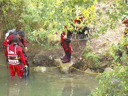 Búsqueda del niño que cayó al río.