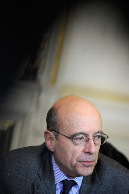 Alain Juppé, ayer durante una conferencia de prensa.